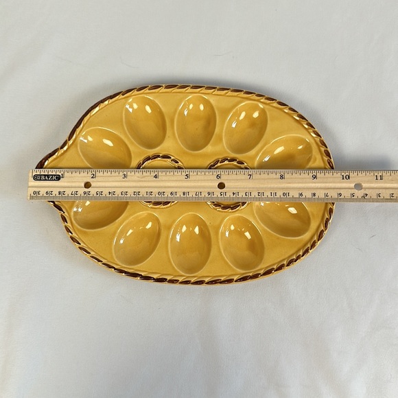 Vintage Egg Dish with Chicken Salt and Pepper Shakers - Picture 14 of 16